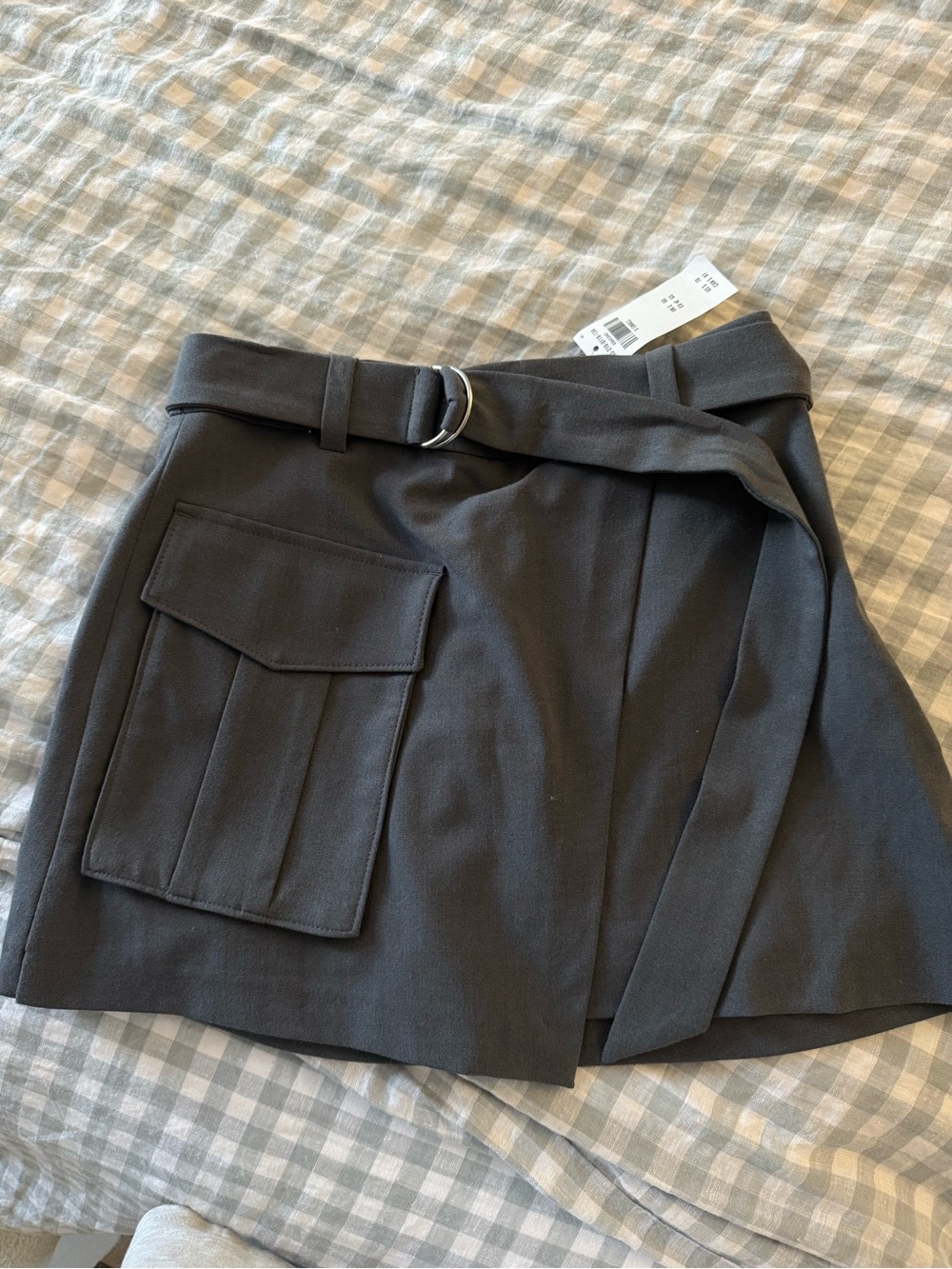 Abercrombie & Fitch charcoal-gray mini skirt with belt